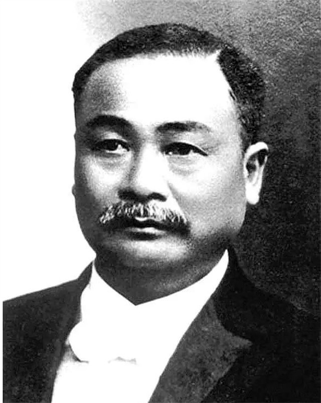 1903年，慈禧要前往清西陵祭祖，两百多里路程，坐轿一路颠簸年岁已高的慈禧难以承