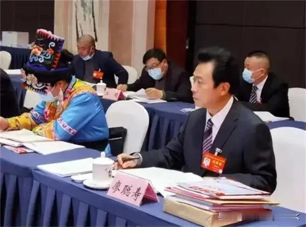 廖聪寿（原富乐实验中学党委书记、富乐教育集团总校长）基本概况：：男，汉族，
