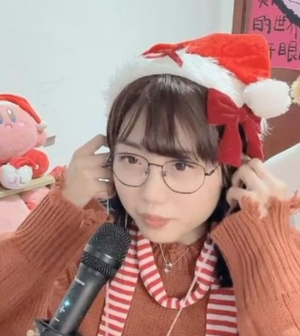 蛋饼：我现在打不了一点。我之后两天不打了好吧，我和超管说一下，退赛了退赛了，这届