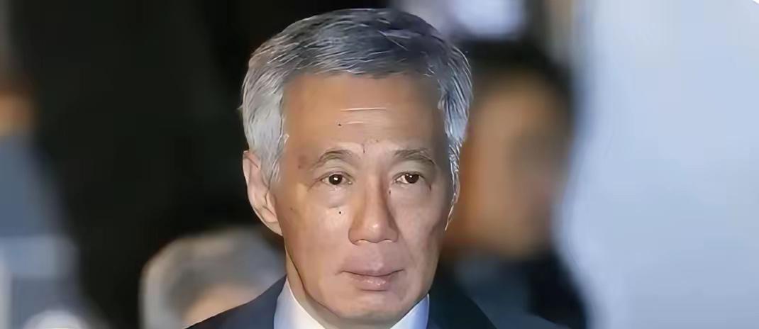 新加坡近期有新情况，不少新加坡人信誓旦旦地宣称自己不是中国人，要与中国人划清界限