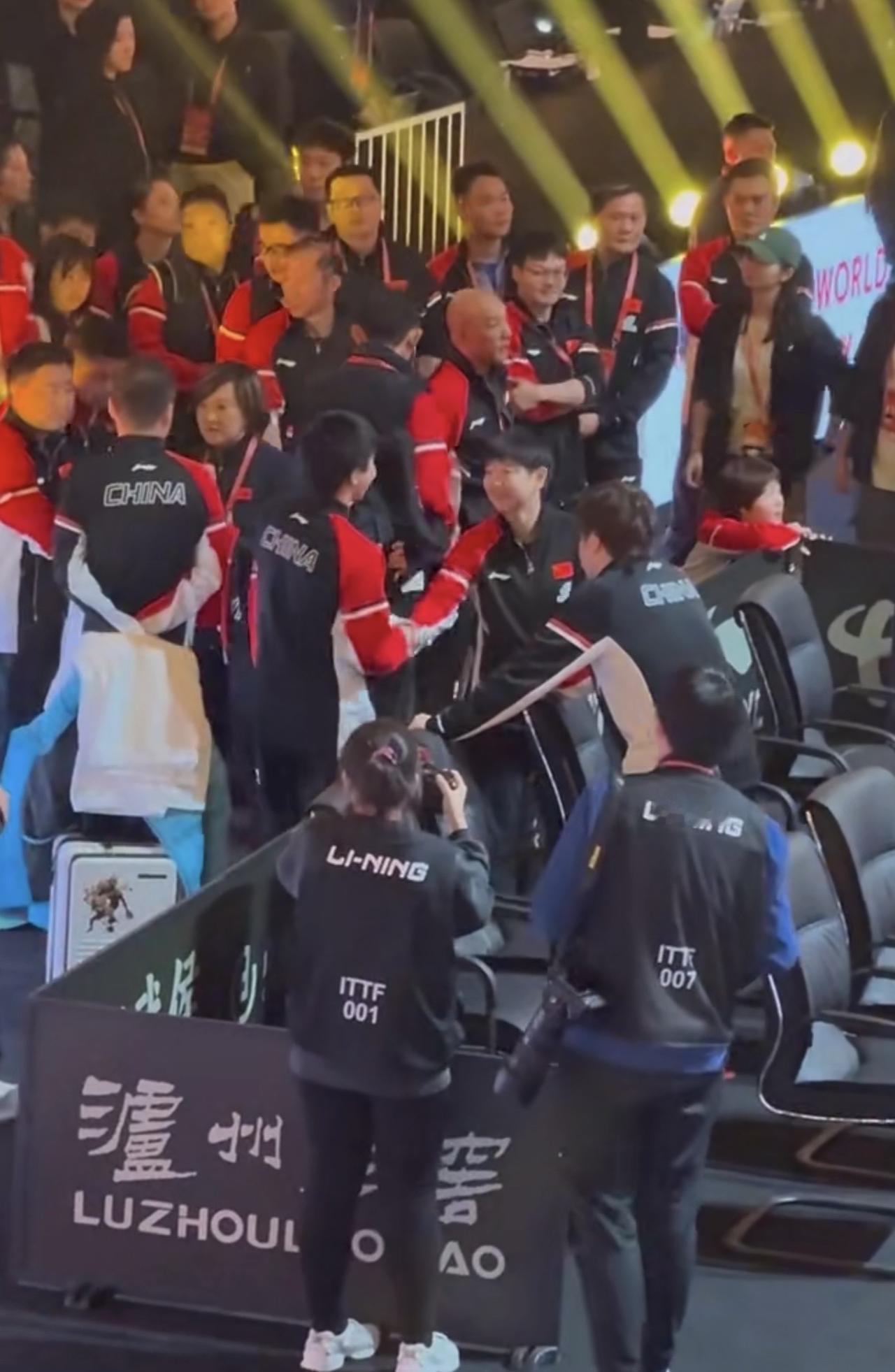 莎莎这个小举动：让队友很感动！人品太好了大家都知道，混团世界杯，中国队获得冠