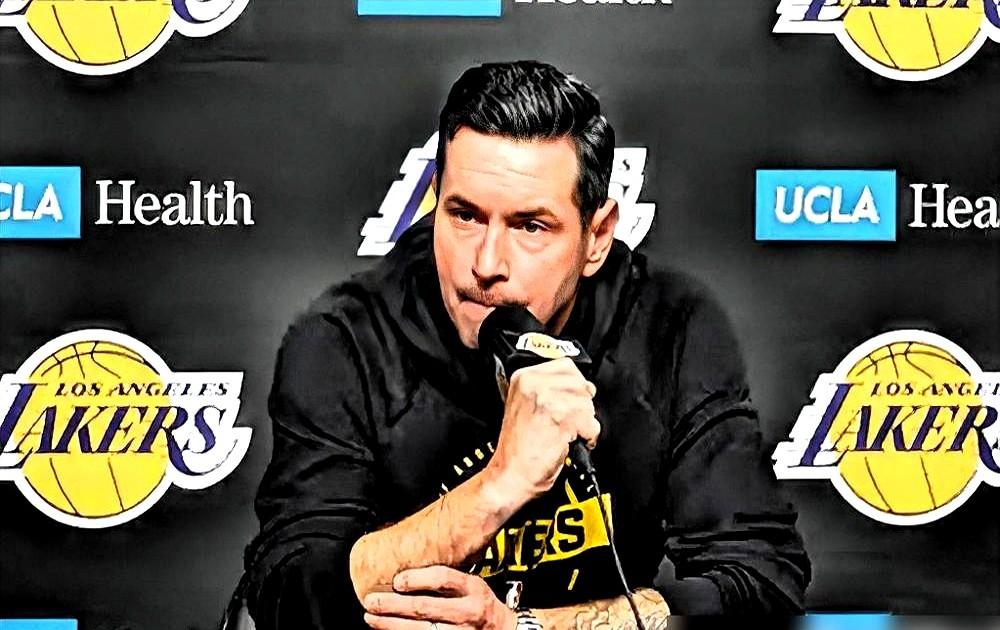 现在你明白了吧！湖人队没了他，真不行。东契奇亲自打电话招募，斯玛特放弃了奇才