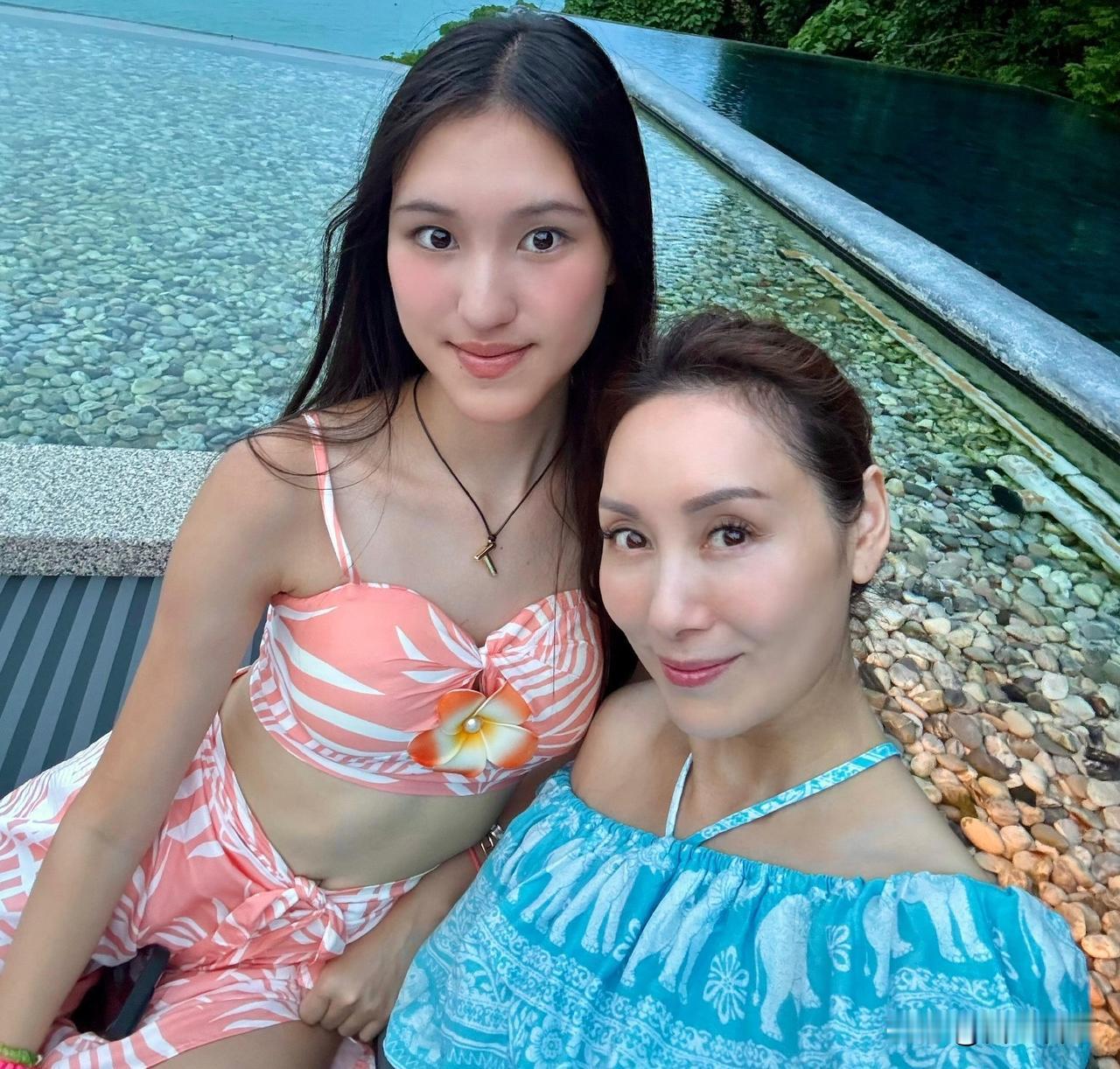 郭可盈，晒一家三口游玩照，16岁女儿很吸睛！7月30日，郭可盈的女儿引起了