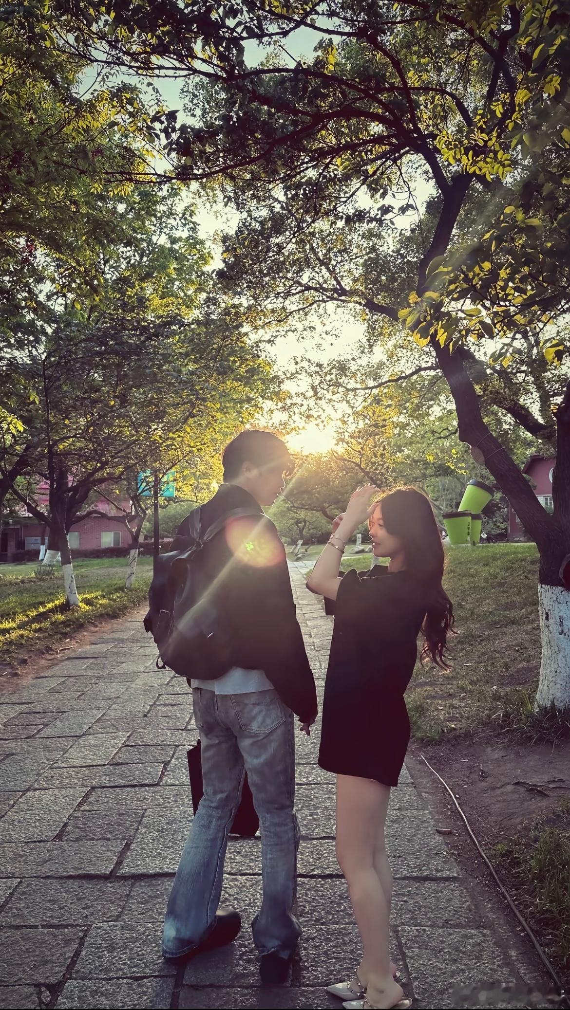 众所周知，我一直是情侣博主。