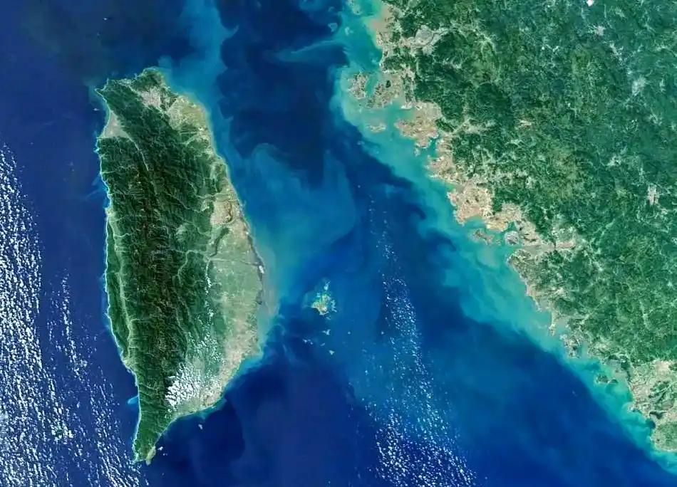 台湾问题这样解决最好！ 第一，宣布台军全部转民！第二，宣布解放军进驻台湾！第