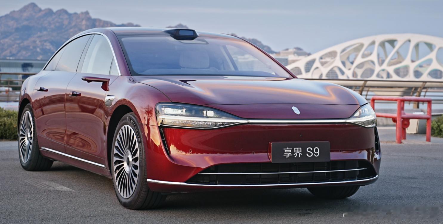 刚刷到新款享界S9预售72小时订单破8000台，就赶紧和朋友约好时间准备去门店凑