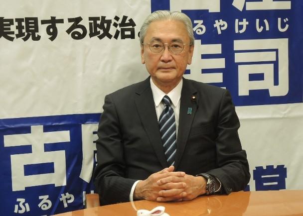 中国制裁日本议员，民进党却坐不住了，向大陆提出抗议。3月30日，我外交部对外