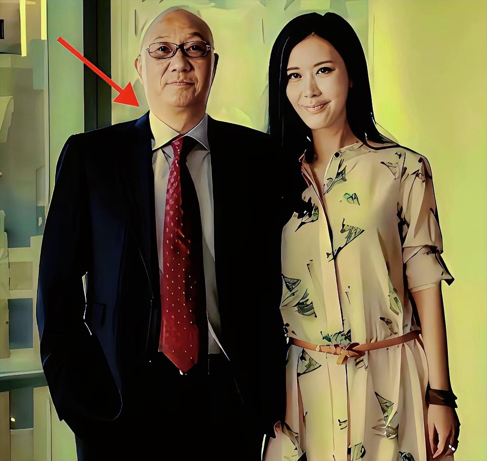 冯仑把田朴珺介绍给王石，这背后的原因还挺值得琢磨。田朴珺出身普通家庭，后来成了演