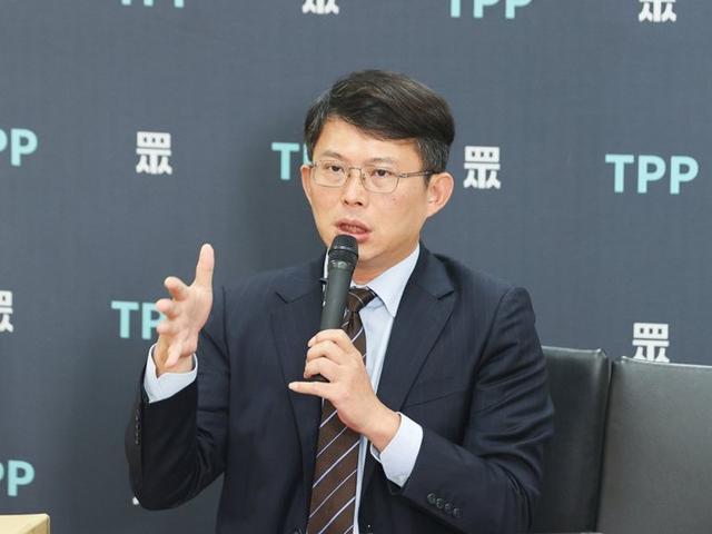 赖清德吓坏了？民众党主席黄国昌说在柯文哲被交保后赖清德紧急召集府院党巨头商