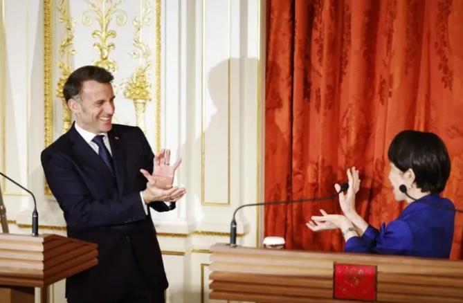 马克龙刚到日本就变脸，G7拒绝邀请中国，原来是拿“闭门羹”换了“稀土局”！3