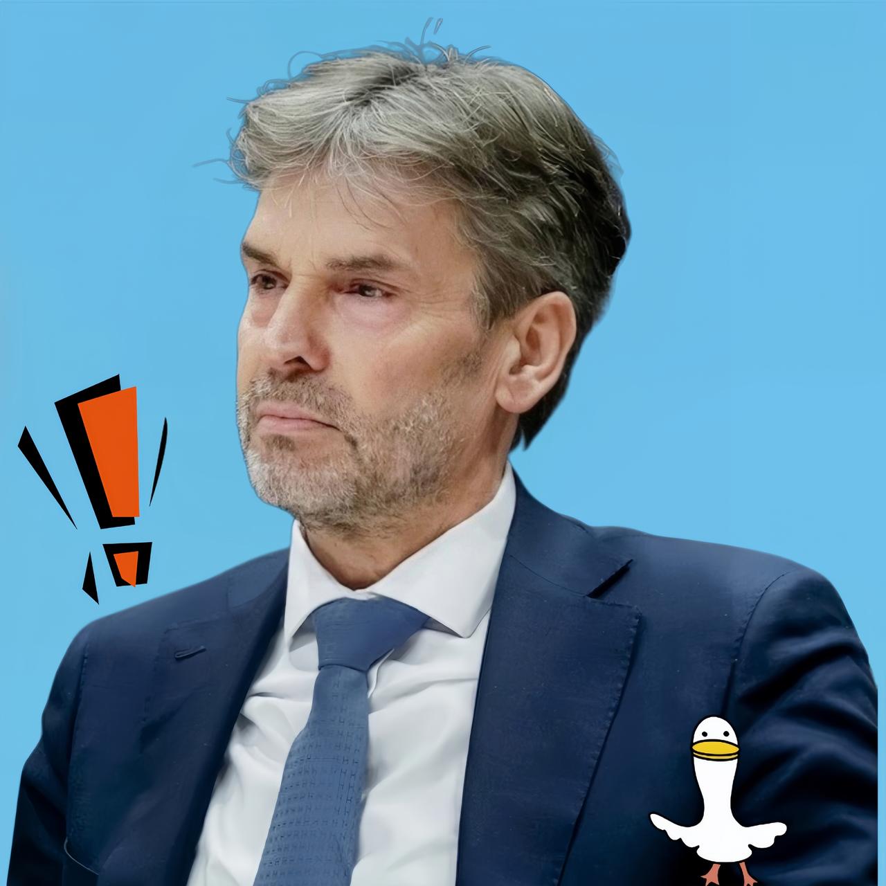 就在刚刚荷兰正式宣布!10月31日路透社报道,荷兰正式启动2025年光刻机出