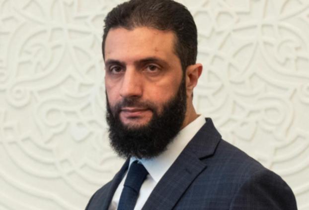 谁能料到，被制裁压得直不起腰的叙利亚，居然靠一个“机灵鬼”朱拉尼，硬生生从地狱爬