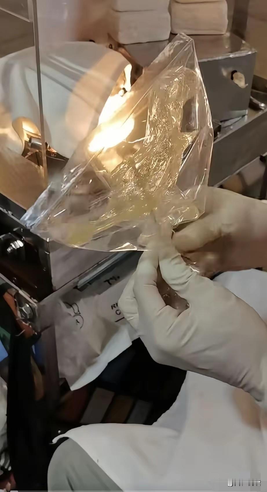 快来看快来看马筱梅果然如约宠粉啦机场候机时答应粉丝们到了湾湾后要去逛