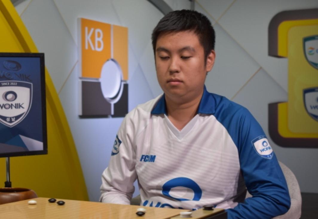 韩国联赛~金禹丞开和~半目险胜姜东润2025~2026韩国KB围棋联赛开始