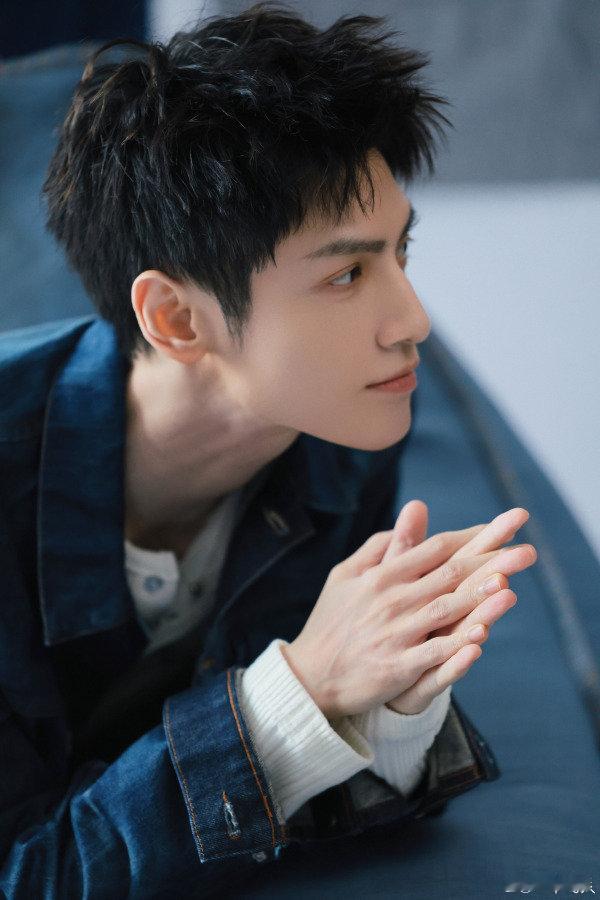 罗云熙水龙吟剧组只有罗云熙没穿黑色谁看《你好星期六》未播花絮笑出声了？水