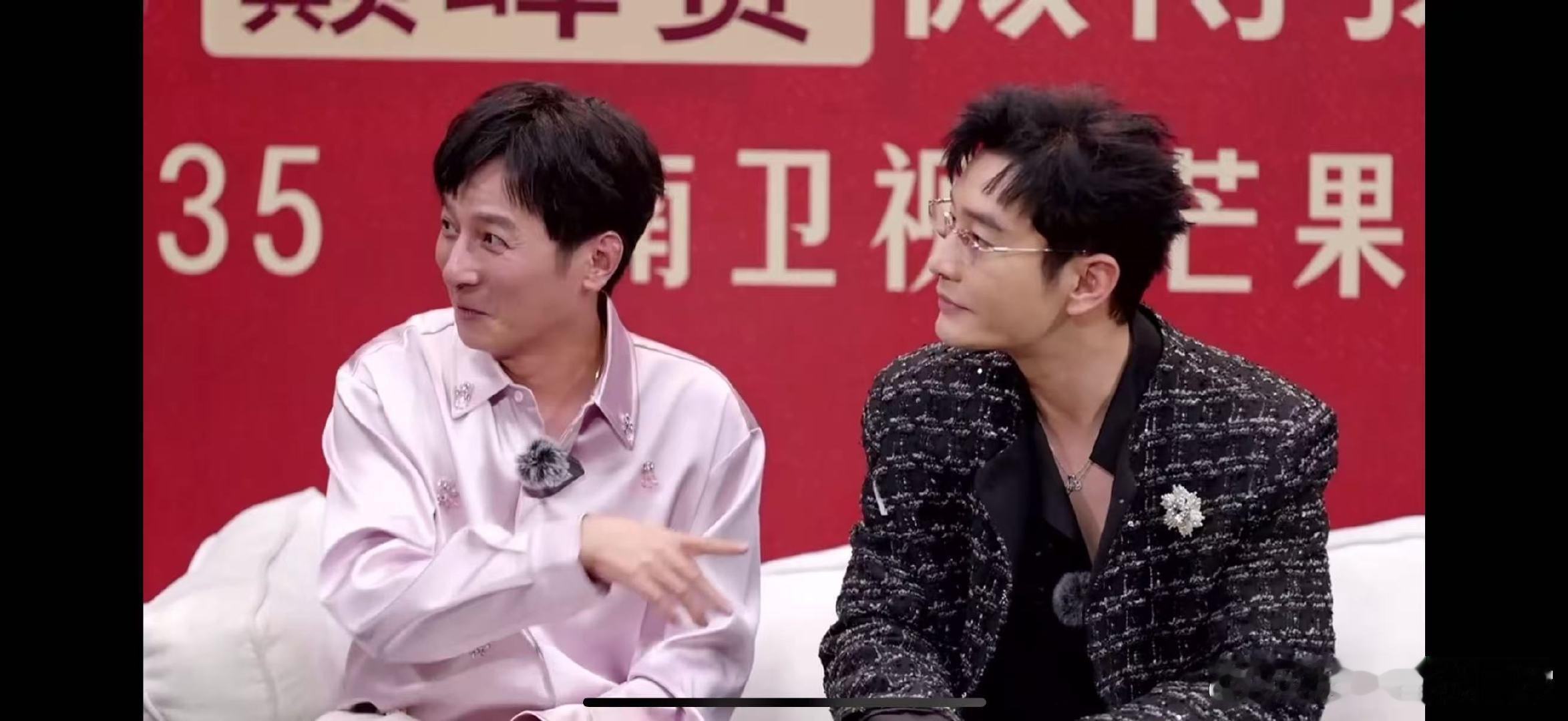 黄晓明维嘉再现名场面黄晓明我不要你觉得是想送杨紫去医院黄晓明维嘉直播大玩梗，重