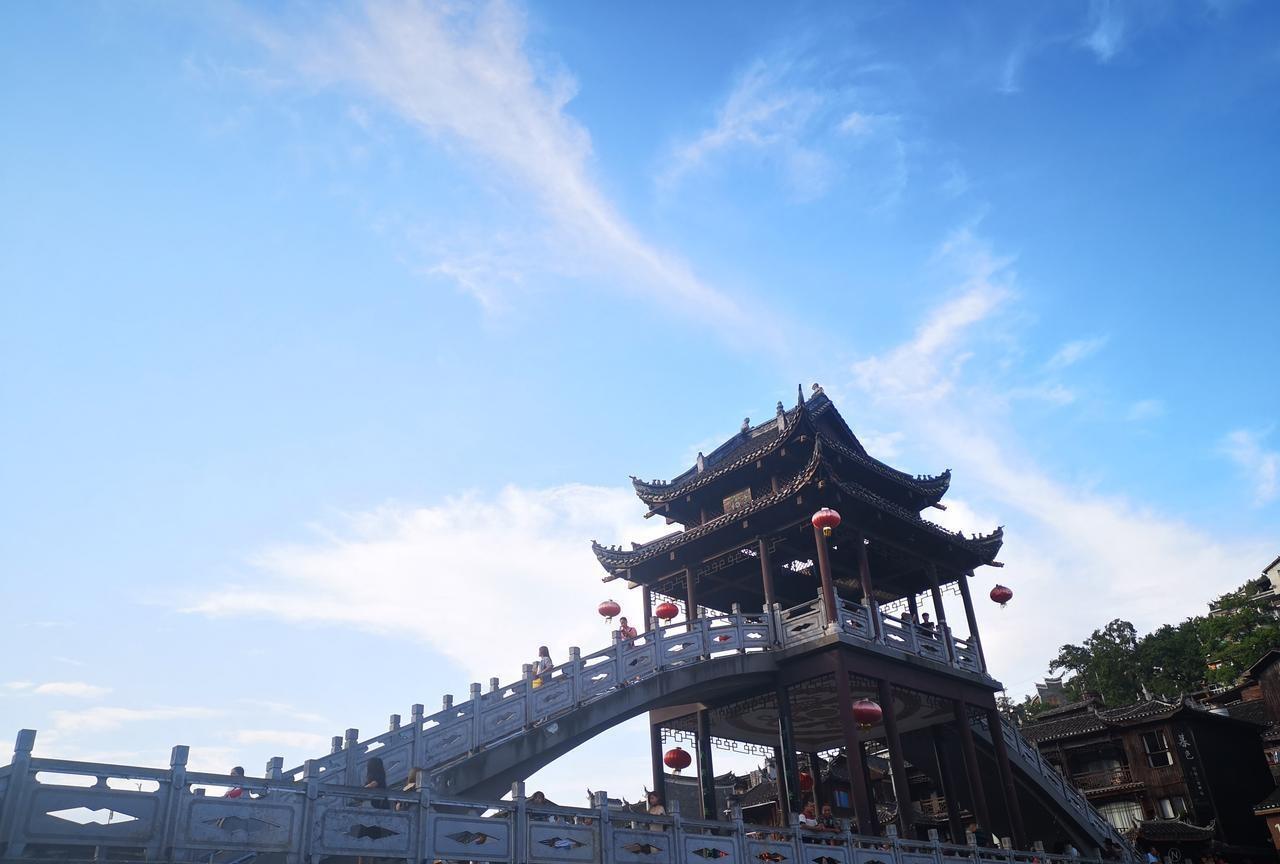 观察发现：单位里领导尤其喜欢开会；但是在下属眼里开会的意味与领导所想决然不同