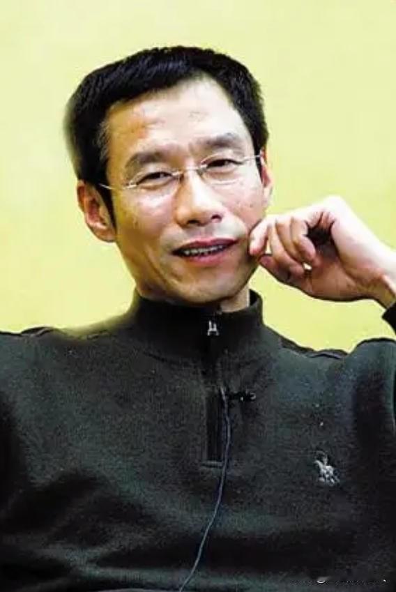 当年，陈佩斯拉着刘佩琦说：“老弟，跟我去拍一部电影咋样？”刘佩琦犹疑地说：“我