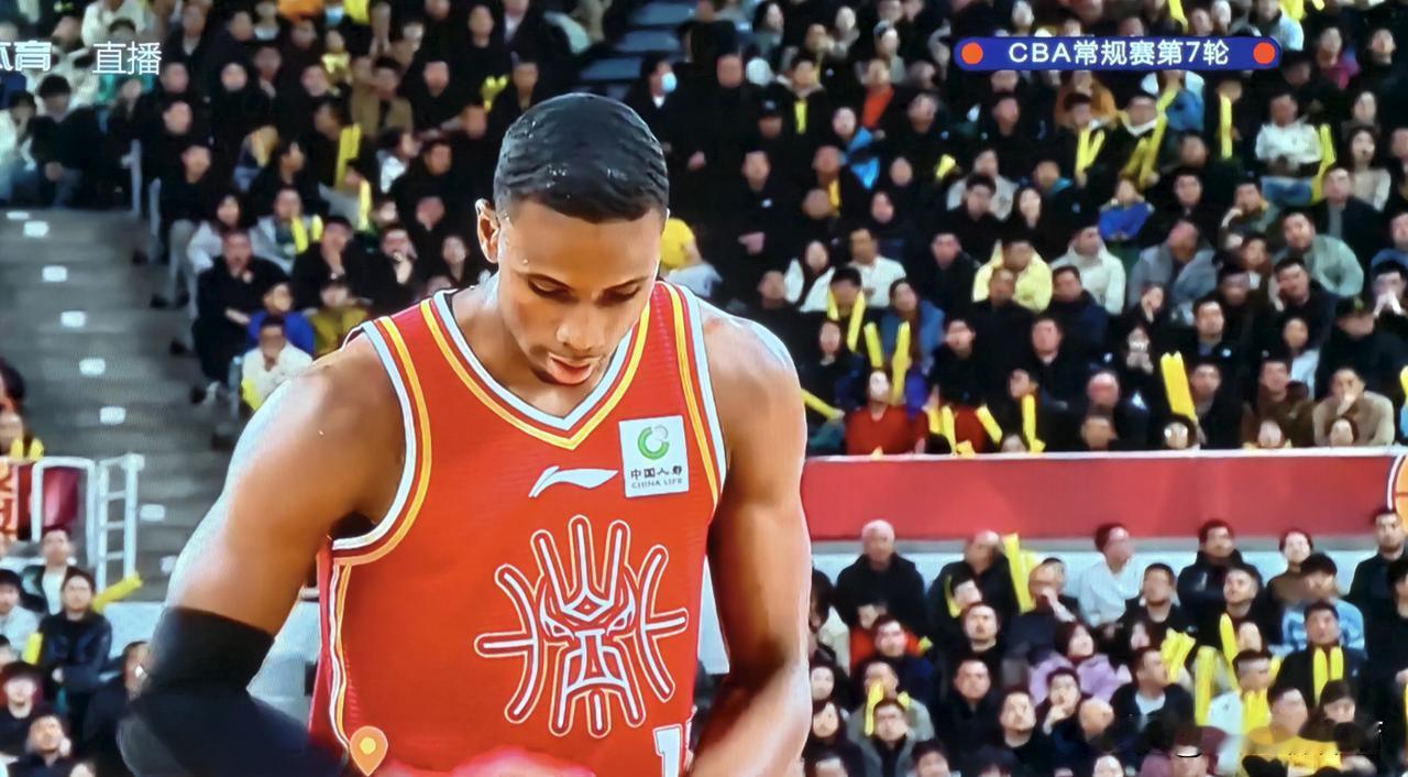 裁判真的双标啊[捂脸哭][捂脸哭][捂脸哭]山西队主场，谁来了都难赢[大笑][大笑]