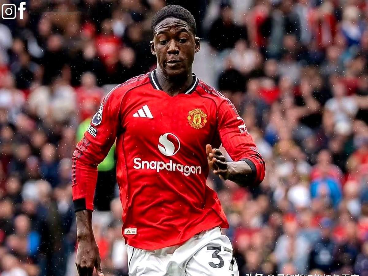 太唏嘘了！梅努居然要冬窗从曼联跑了！现在网上吵翻了——有人骂阿莫林没良心，青