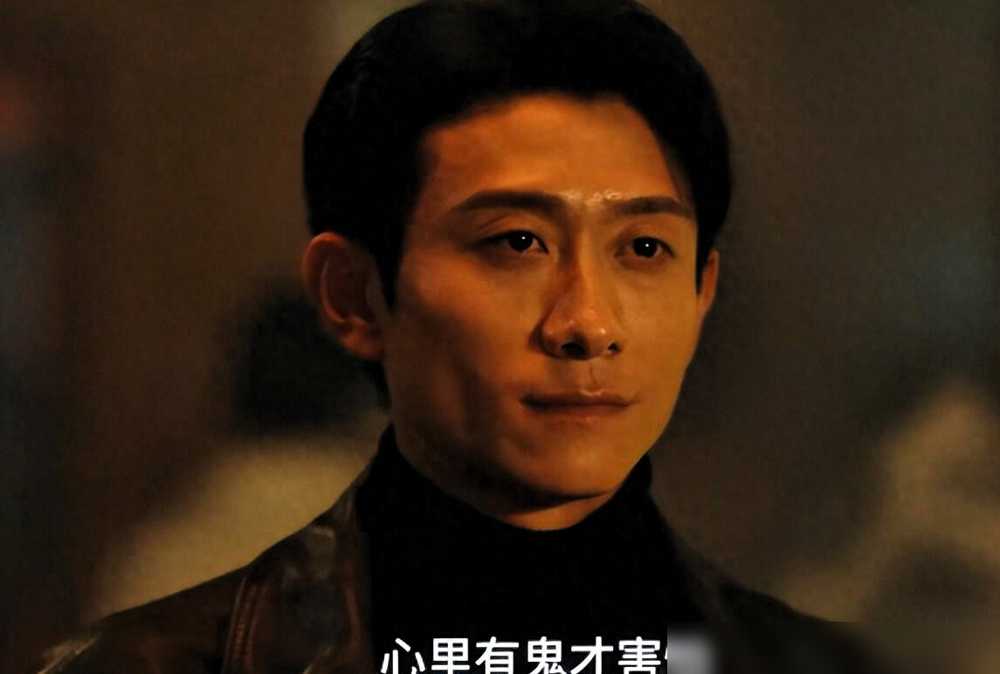 张一山一句话戳破国产刑侦剧的遮羞布！他演新《重案六组》前传接受采访，说不是所有作品都得硬塞恋爱戏。为