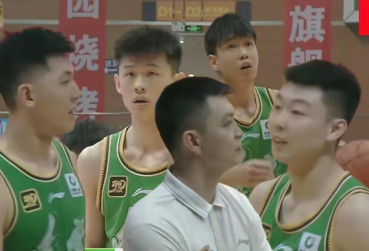 辽宁队现在最告急的不是四号位，因为四号位上有付豪+吴昌泽+李晓旭+赵森，已经够用