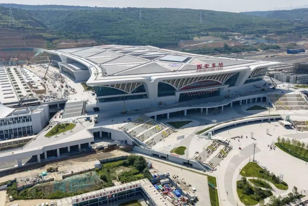 2026年6月15日，西安东站装饰装修工程全线告竣——这座坐落于西安灞桥高铁东城