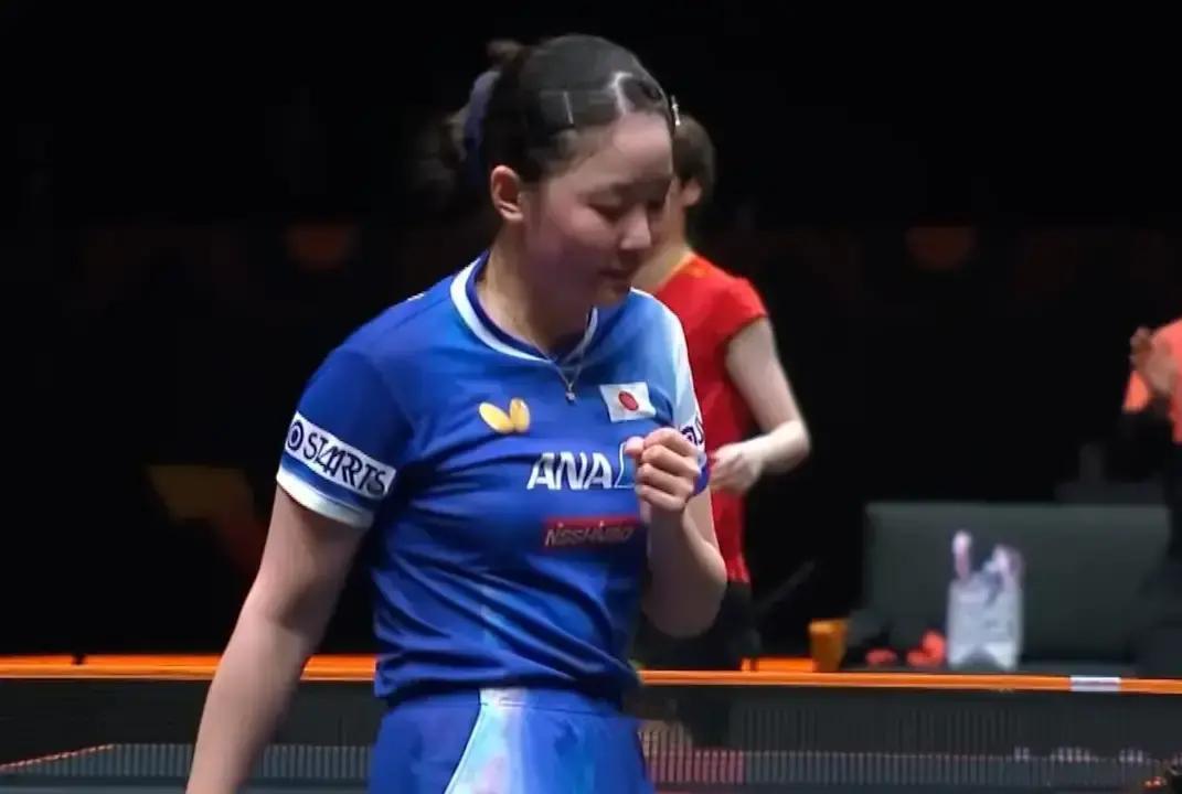 这一局看得人心里发堵。8:3的梦幻开局，硬生生被张本美和翻了盘，这小姑娘简