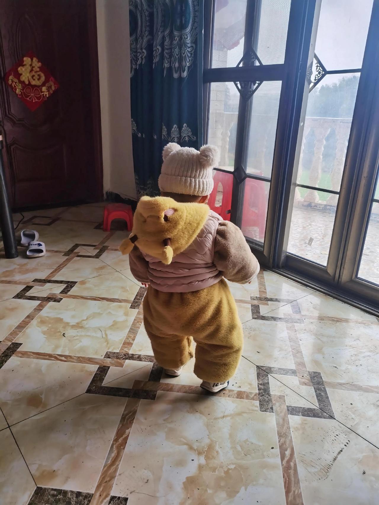 孩子的童年很重要，孩子的童年是一张白纸，父母的陪伴，教育，行为，直接影响到孩子的