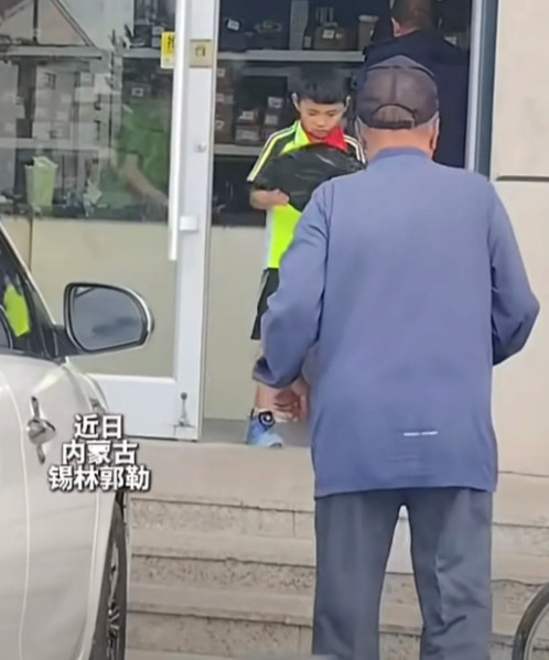 近日锡林郭勒这男孩登上了新华社！这是多少人梦寐以求的荣誉！他做到了！竟然因为男