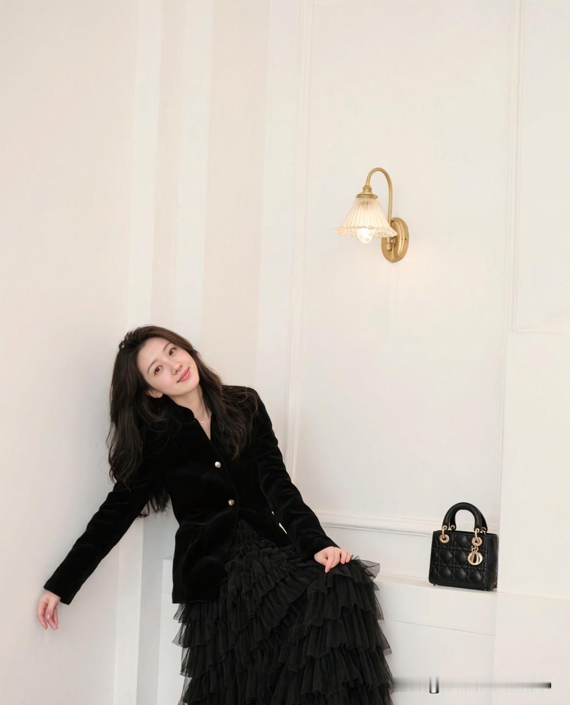 强者的人生并非一帆风顺，他们也常跌倒，但区别在于，他们能在跌倒的地方迅速爬