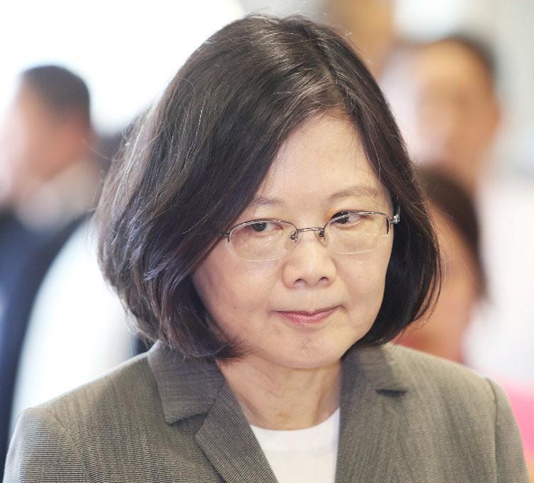 蔡英文罕见发声：“我是台湾人并没有错，我是中国人，因为我是念中国书长大的，受的是