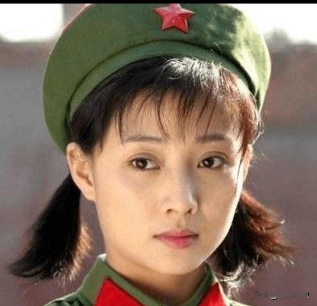 当年，殷桃在富豪孙东海的疯狂追求下，成为了他的女人，没想到孙东海又惦记上了女星李