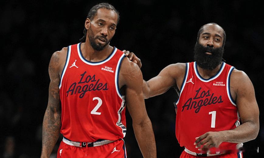 哈登和莱昂纳德合作三年场均数据:25-26赛季，哈登25.8分4.8篮板8助