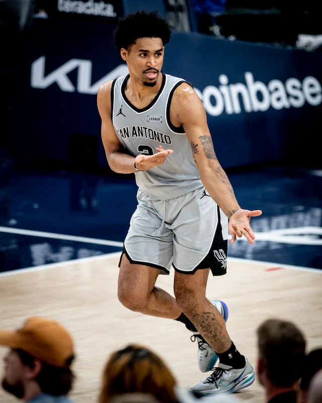 哈珀谈到缺少文班亚马，球队仍大比分取胜“我们秉持着下一个人站出来的心态，我们在比