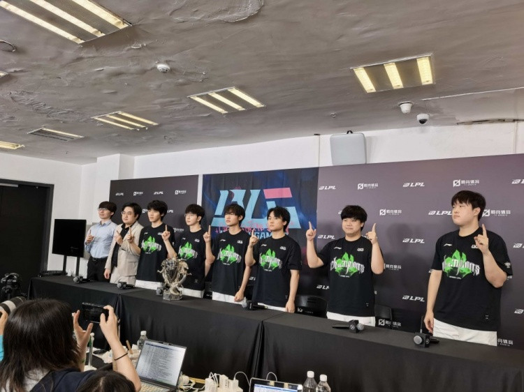 压力给到剩下四支队伍! BLG全员预测四号种子 ON想让Xun去会会T1