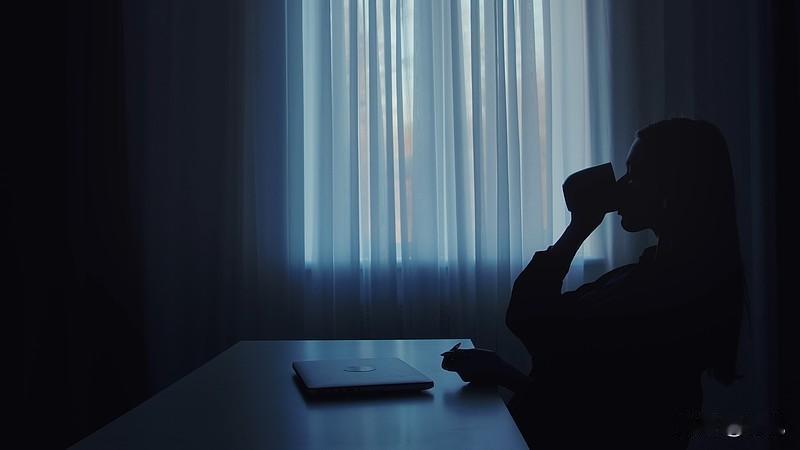 要是你觉得结婚是件吃亏的事，既要给男方提供情绪价值，还要付出劳务价值、保姆价值，