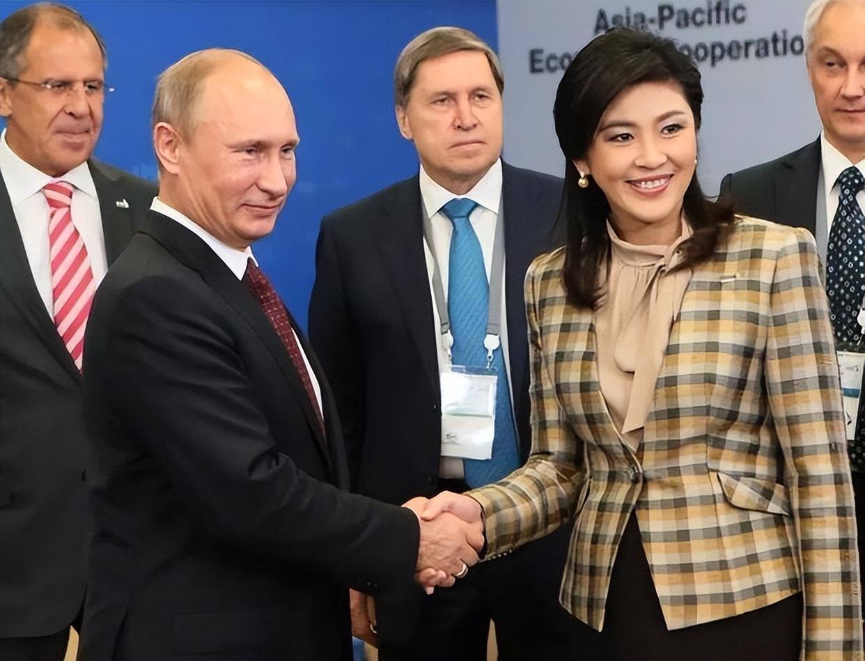 前不久，日本的女首相访问美国，出了不少花边新闻。那么，我们再欣赏一下俄罗斯总统普