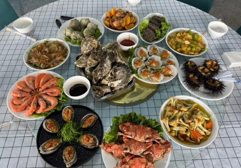 这伙食5个人吃，1680元贵吗？