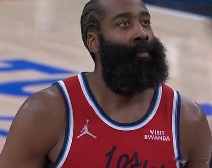 詹姆斯哈登迎里程碑，有可能会将得分和助攻同时进入历史前十！这项壮举目前历史只有勒