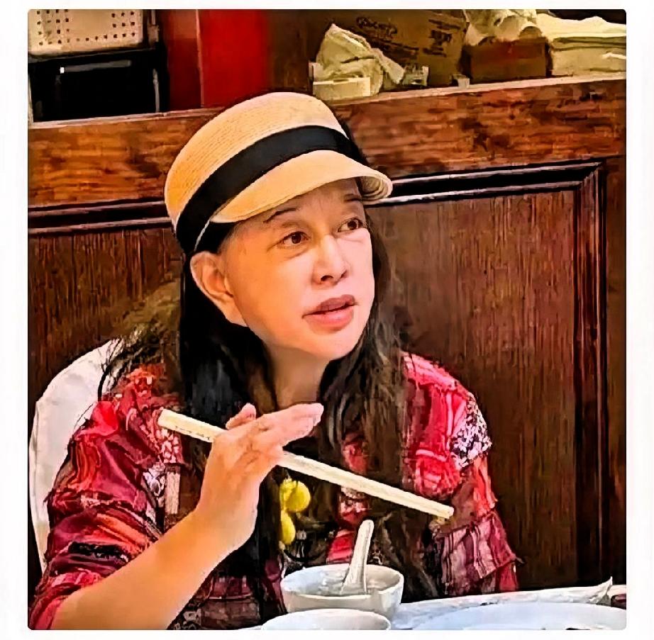 刘晓庆这一摔真的摔出了毛病来这个毛病不是说身体上的，精神上的，而是说告诉大众