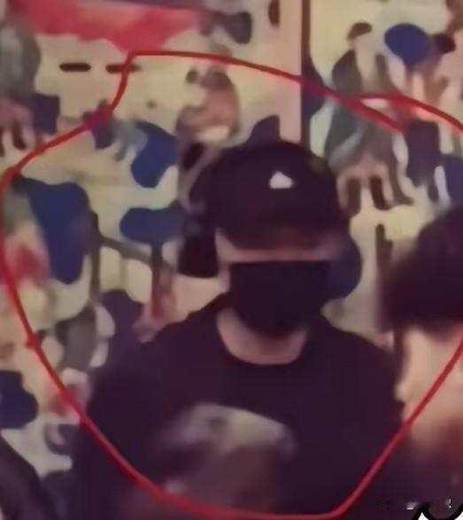 满屏都是“杜强你在哪”“怎么不接电话”,可细想下,大家真的只担心他安不安全吗?好