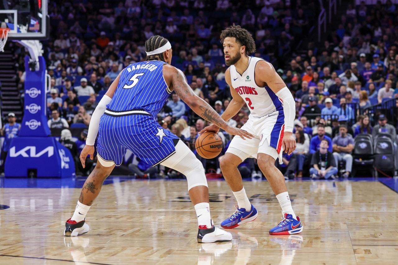 季后赛首场爆冷以下克上来了！东部第一的活塞主场不敌第八的魔术，爆了个小小的冷门