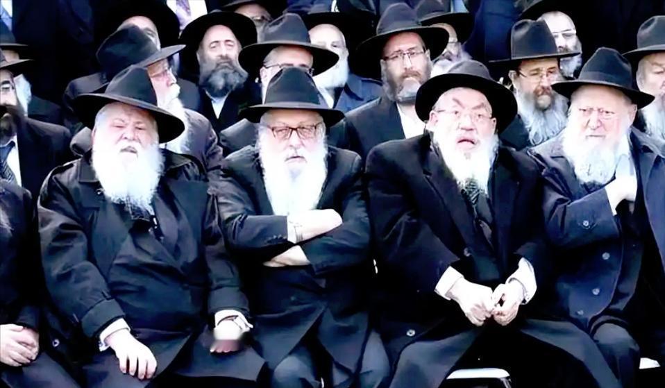 爱泼斯坦案的一段录音又曝猛料了，这次涉及犹太人。 以色列前总理巴拉克居然私下