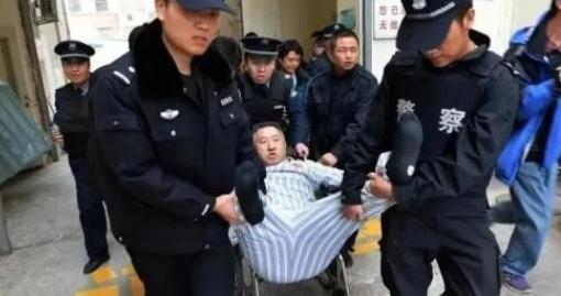 2015年，在京煤集团总医院霸占了病床3年的“钉子户”，被法院强制腾退床位。然而