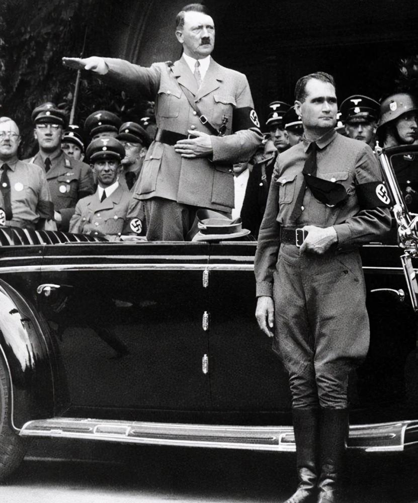 飞扬军事1941年5月10日，德国纳粹副元首鲁道夫·赫斯独自驾机飞往英