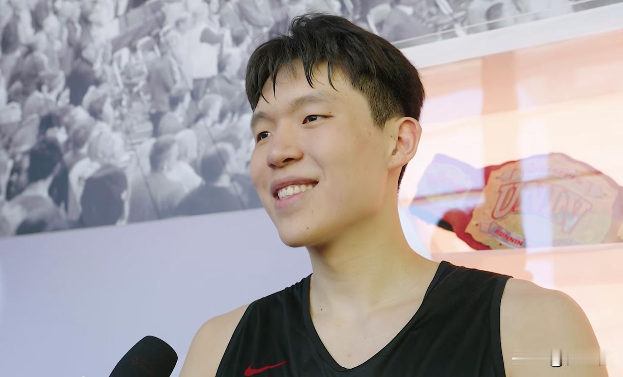进步了！林书豪谈杨瀚森：“我看了杨瀚森的比赛，他比去年绝对是有进步的。因为我