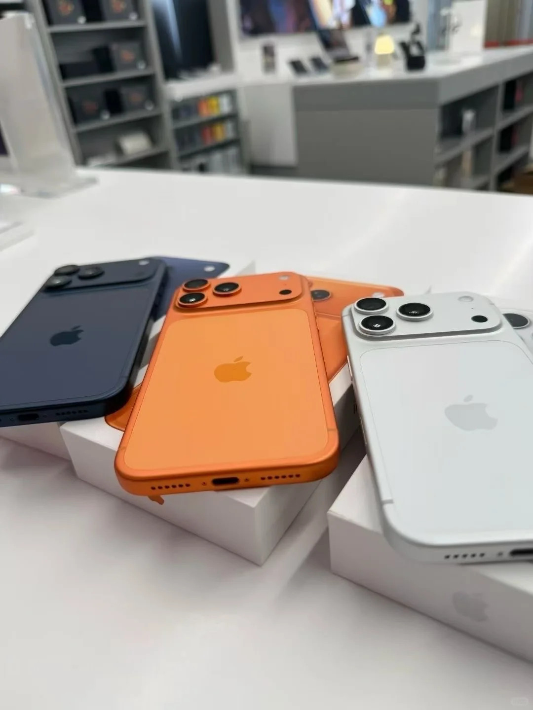 手持iPhone14，果断买17！等18太久了，17降价后性价比绝了，