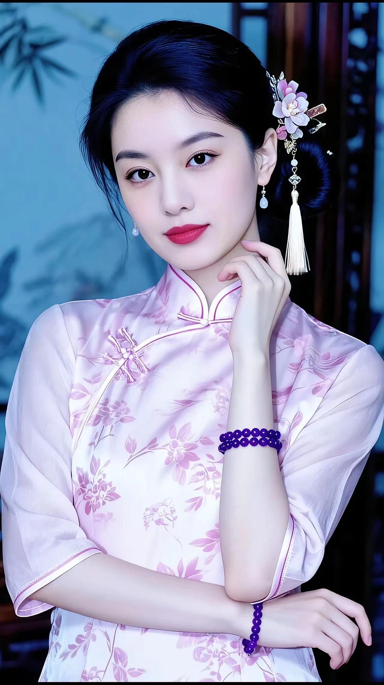 旗袍押韵，精彩纷呈。历史悠久，文化传承。大家闺秀，小家碧玉。身着旗袍，风情
