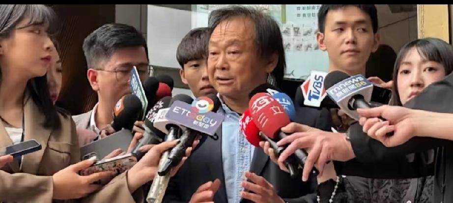 王世坚今天（4月8号）再提“郑丽文是上帝送给民进党的礼物”，还表示郑丽文现在访陆